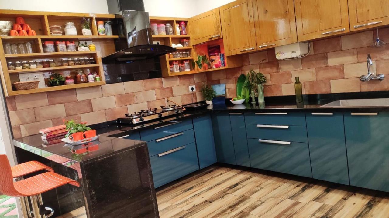 Entire Craftsman House With 2 Bedrooms Kitchen And More Rāipur Kültér fotó